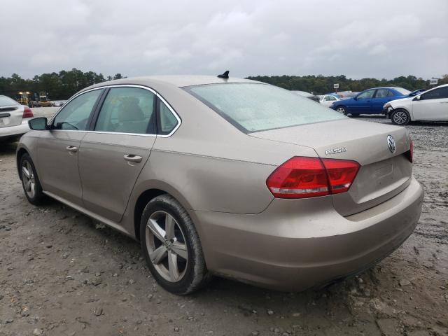 Photo 2 VIN: 1VWBS7A31FC054657 - VOLKSWAGEN PASSAT 