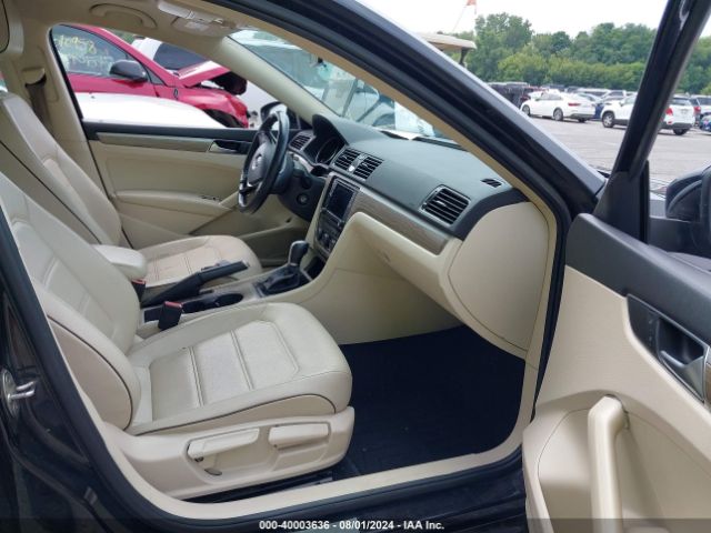 Photo 4 VIN: 1VWBS7A31GC017500 - VOLKSWAGEN PASSAT 