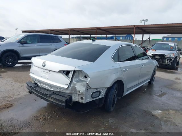 Photo 3 VIN: 1VWBS7A31GC020798 - VOLKSWAGEN PASSAT 