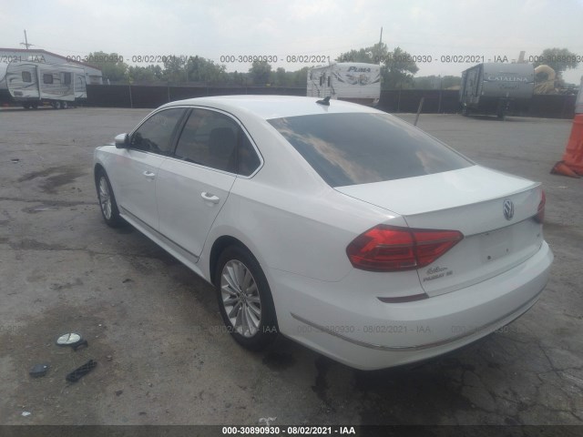 Photo 2 VIN: 1VWBS7A31GC059360 - VOLKSWAGEN PASSAT 