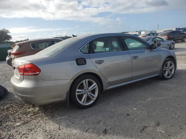 Photo 2 VIN: 1VWBS7A32EC050132 - VOLKSWAGEN PASSAT SE 