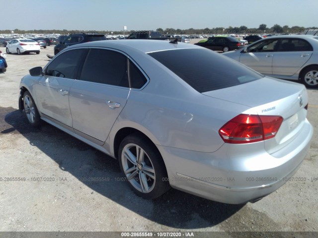 Photo 2 VIN: 1VWBS7A32FC016029 - VOLKSWAGEN PASSAT 