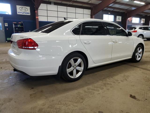 Photo 2 VIN: 1VWBS7A32FC021702 - VOLKSWAGEN PASSAT 