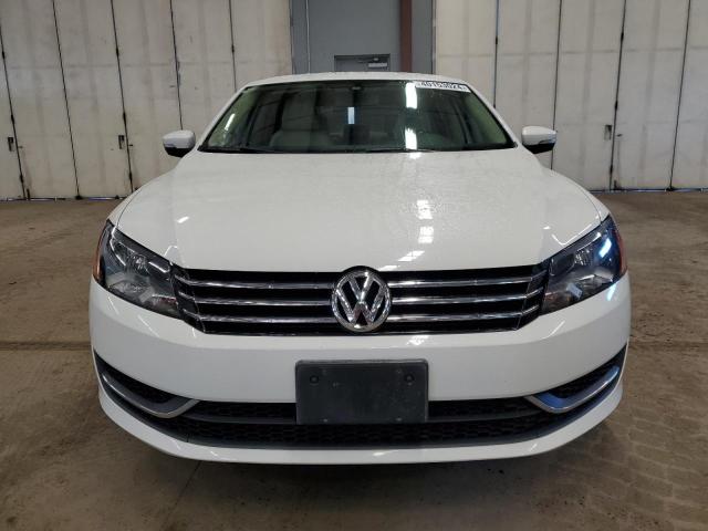 Photo 4 VIN: 1VWBS7A32FC021702 - VOLKSWAGEN PASSAT 