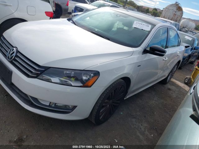 Photo 1 VIN: 1VWBS7A32FC036569 - VOLKSWAGEN PASSAT 