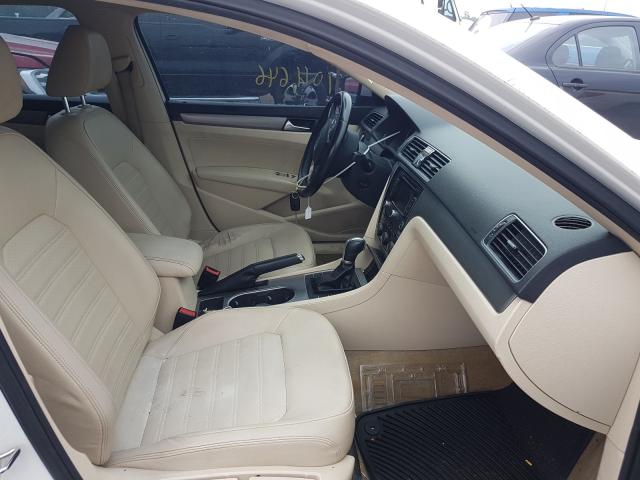 Photo 4 VIN: 1VWBS7A32FC053212 - VOLKSWAGEN PASSAT 