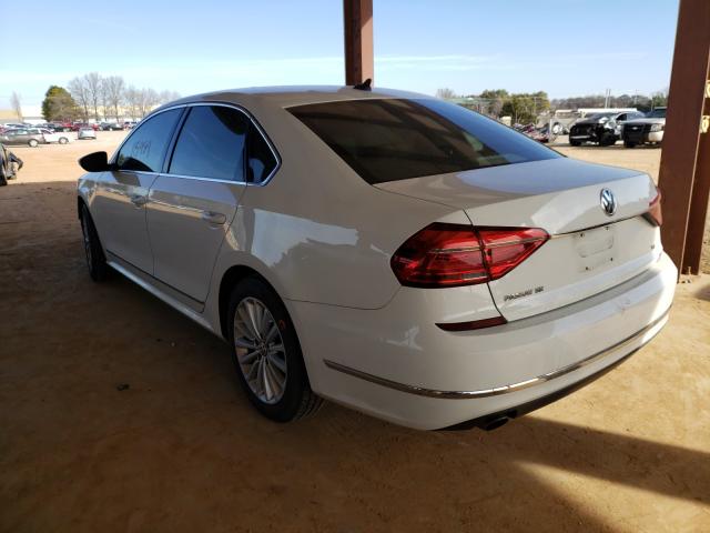 Photo 2 VIN: 1VWBS7A32GC020700 - VOLKSWAGEN PASSAT 