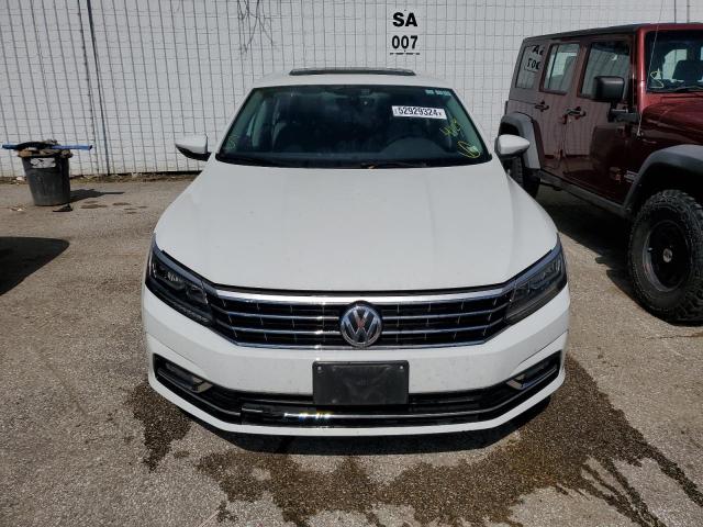 Photo 4 VIN: 1VWBS7A32GC048349 - VOLKSWAGEN PASSAT 