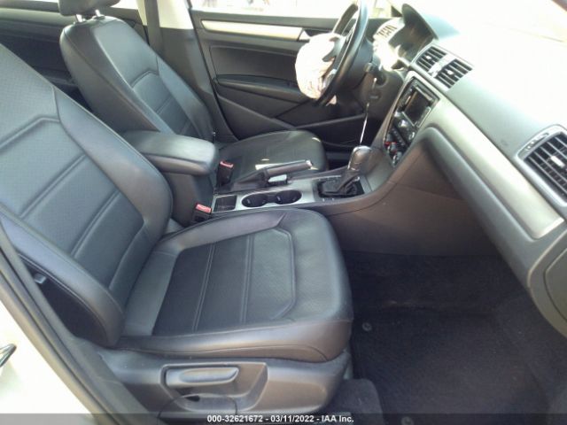 Photo 4 VIN: 1VWBS7A33EC046669 - VOLKSWAGEN PASSAT 