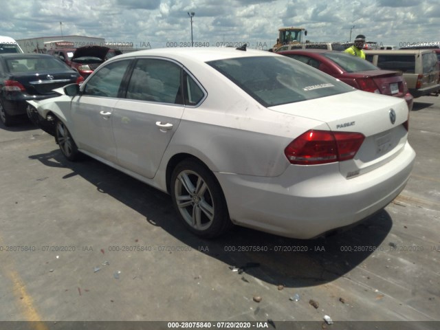 Photo 2 VIN: 1VWBS7A33EC049037 - VOLKSWAGEN PASSAT 