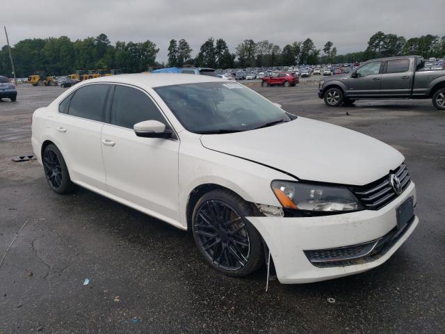 Photo 3 VIN: 1VWBS7A33EC080174 - VOLKSWAGEN PASSAT 