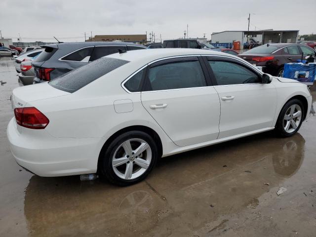 Photo 2 VIN: 1VWBS7A33EC115229 - VOLKSWAGEN PASSAT 