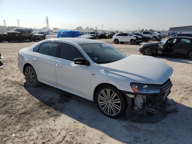 Photo 3 VIN: 1VWBS7A33FC054014 - VOLKSWAGEN PASSAT SE 