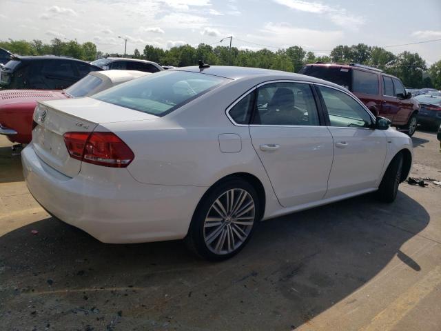 Photo 2 VIN: 1VWBS7A33FC071220 - VOLKSWAGEN PASSAT 