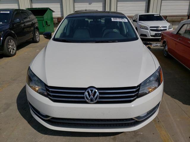 Photo 4 VIN: 1VWBS7A33FC071220 - VOLKSWAGEN PASSAT 