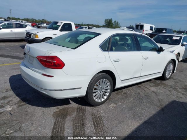 Photo 3 VIN: 1VWBS7A33GC010905 - VOLKSWAGEN PASSAT 