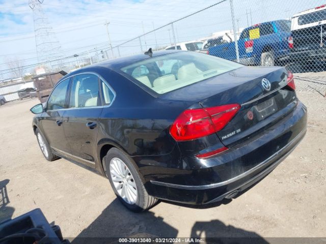 Photo 2 VIN: 1VWBS7A33GC017854 - VOLKSWAGEN PASSAT 