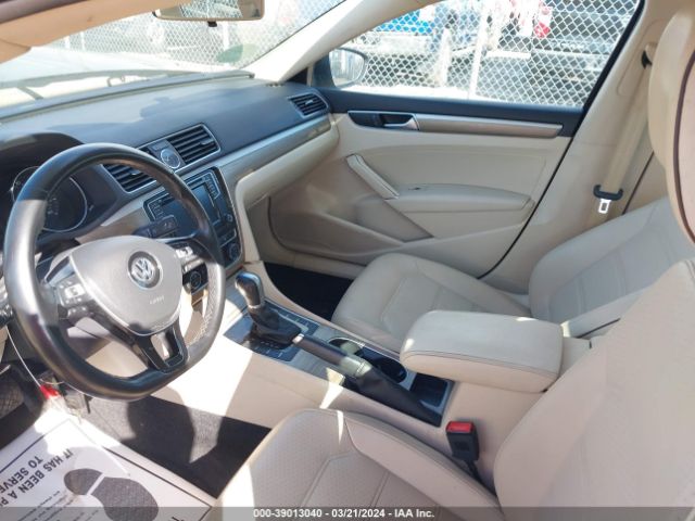 Photo 4 VIN: 1VWBS7A33GC017854 - VOLKSWAGEN PASSAT 