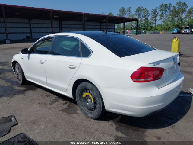 Photo 2 VIN: 1VWBS7A34EC097274 - VOLKSWAGEN PASSAT 