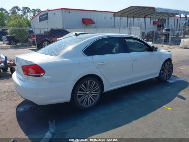 Photo 3 VIN: 1VWBS7A34EC097274 - VOLKSWAGEN PASSAT 