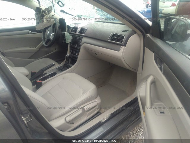 Photo 4 VIN: 1VWBS7A34EC107415 - VOLKSWAGEN PASSAT 