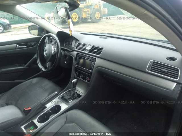 Photo 4 VIN: 1VWBS7A34EC110279 - VOLKSWAGEN PASSAT 