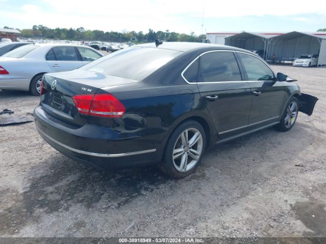 Photo 3 VIN: 1VWBS7A34FC101860 - VOLKSWAGEN PASSAT 