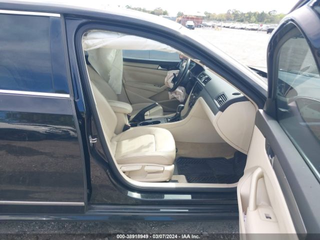 Photo 4 VIN: 1VWBS7A34FC101860 - VOLKSWAGEN PASSAT 