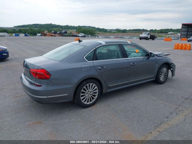 Photo 3 VIN: 1VWBS7A34GC070062 - VOLKSWAGEN PASSAT 