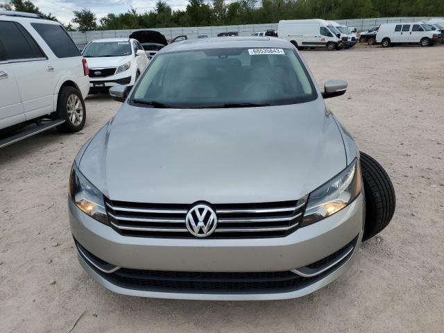 Photo 4 VIN: 1VWBS7A35EC048360 - VOLKSWAGEN PASSAT 