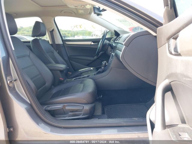 Photo 4 VIN: 1VWBS7A35EC112588 - VOLKSWAGEN PASSAT 