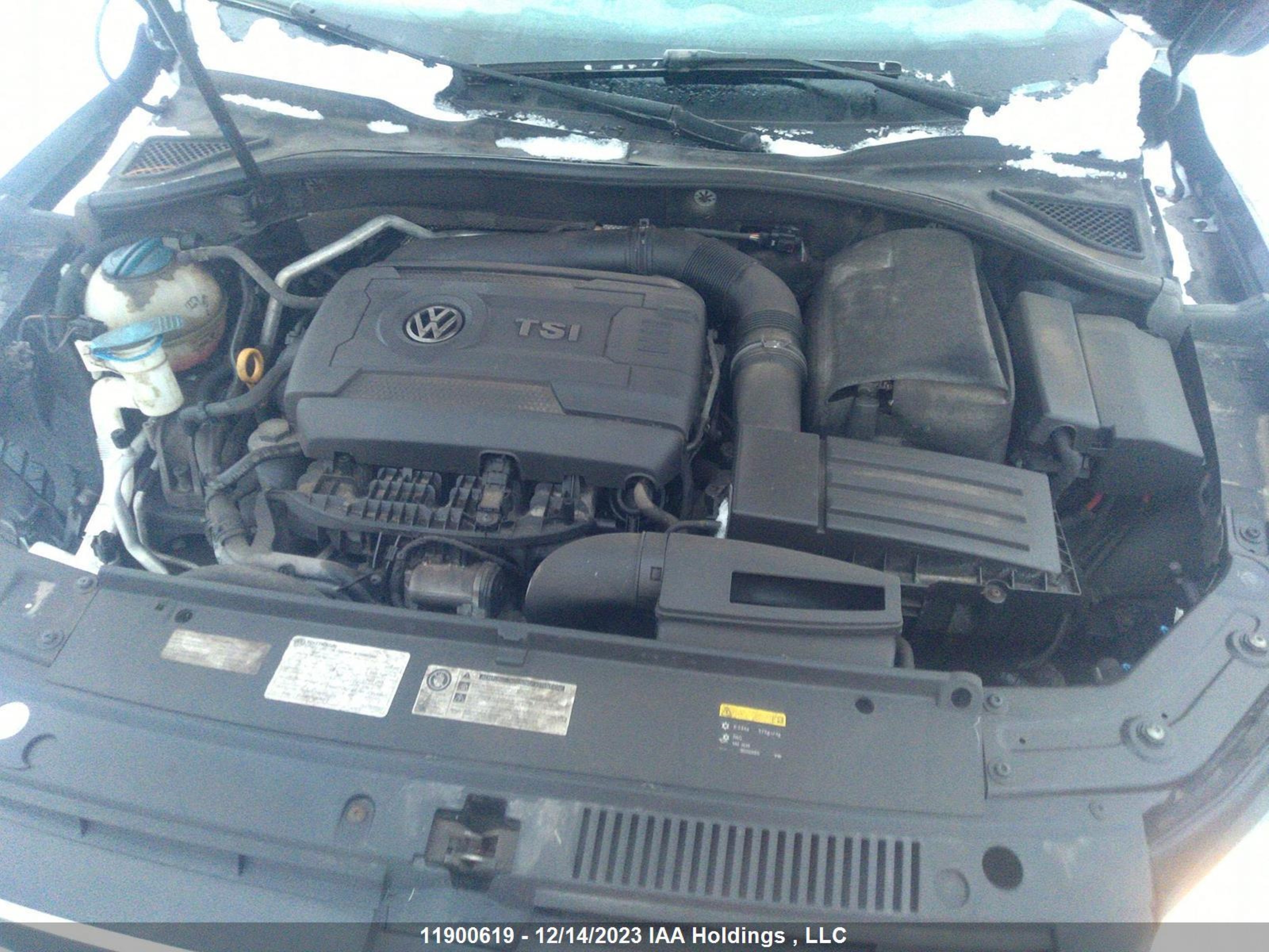 Photo 9 VIN: 1VWBS7A35FC092277 - VOLKSWAGEN PASSAT 