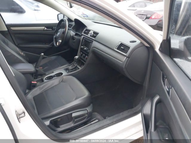 Photo 4 VIN: 1VWBS7A36EC102958 - VOLKSWAGEN PASSAT 