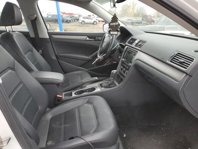 Photo 4 VIN: 1VWBS7A36FC023940 - VOLKSWAGEN PASSAT 