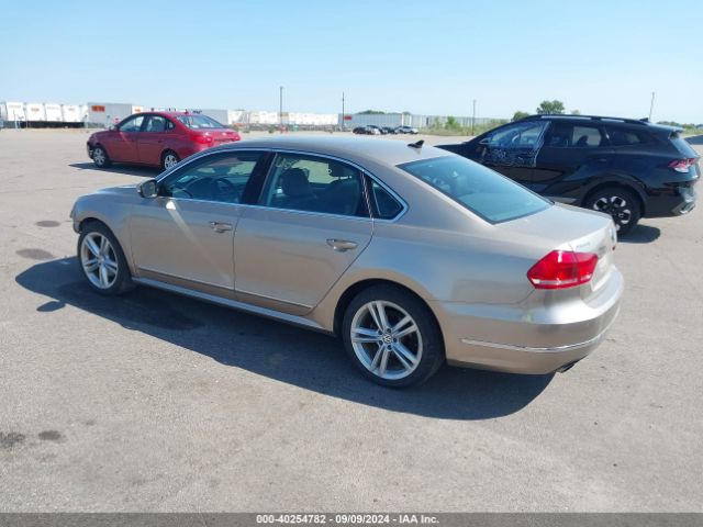 Photo 2 VIN: 1VWBS7A36FC039670 - VOLKSWAGEN PASSAT 