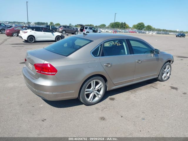 Photo 3 VIN: 1VWBS7A36FC039670 - VOLKSWAGEN PASSAT 