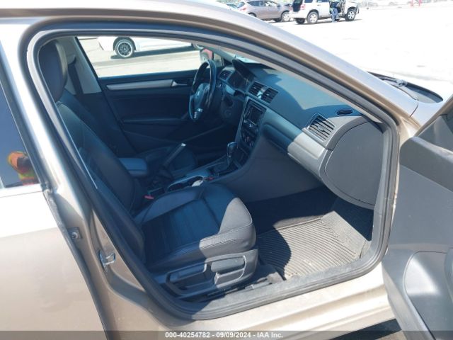 Photo 4 VIN: 1VWBS7A36FC039670 - VOLKSWAGEN PASSAT 