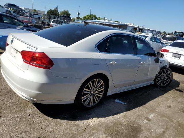 Photo 2 VIN: 1VWBS7A36FC070367 - VOLKSWAGEN PASSAT 