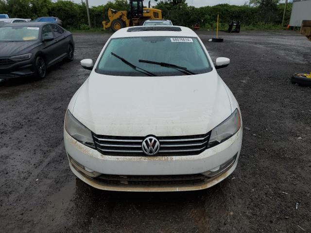 Photo 4 VIN: 1VWBS7A36FC095253 - VOLKSWAGEN PASSAT 