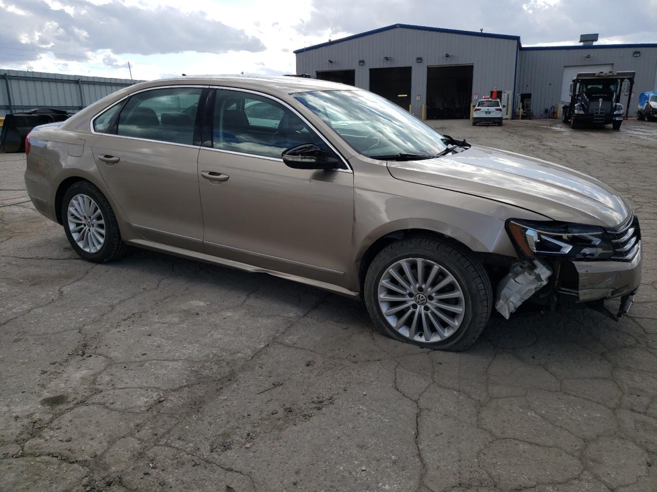 Photo 3 VIN: 1VWBS7A36GC010848 - VOLKSWAGEN PASSAT 