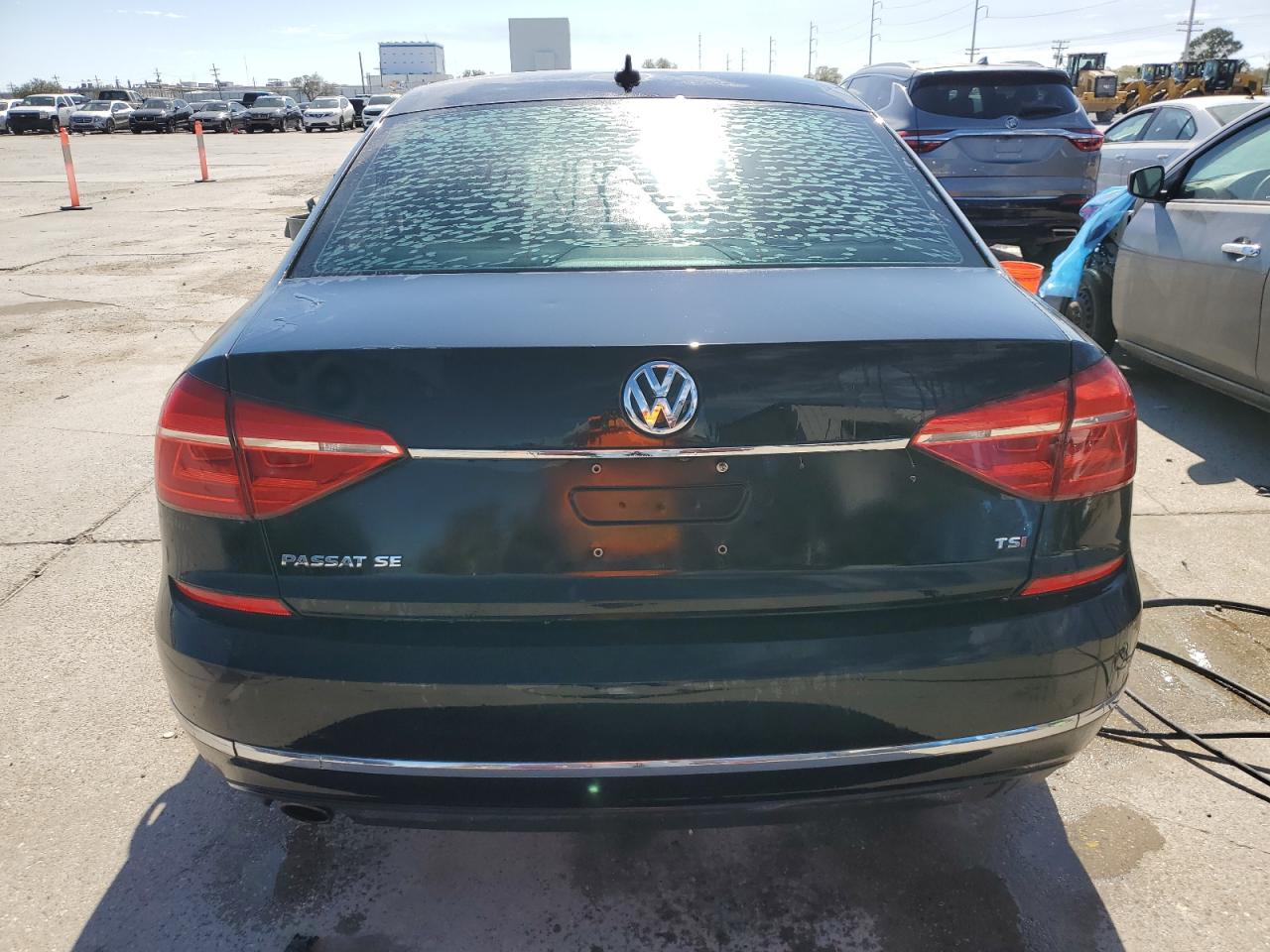 Photo 5 VIN: 1VWBS7A36GC049570 - VOLKSWAGEN PASSAT 