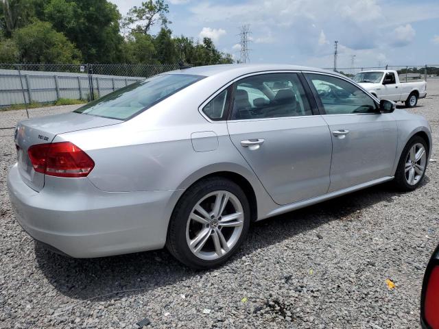 Photo 2 VIN: 1VWBS7A37EC053981 - VOLKSWAGEN PASSAT 