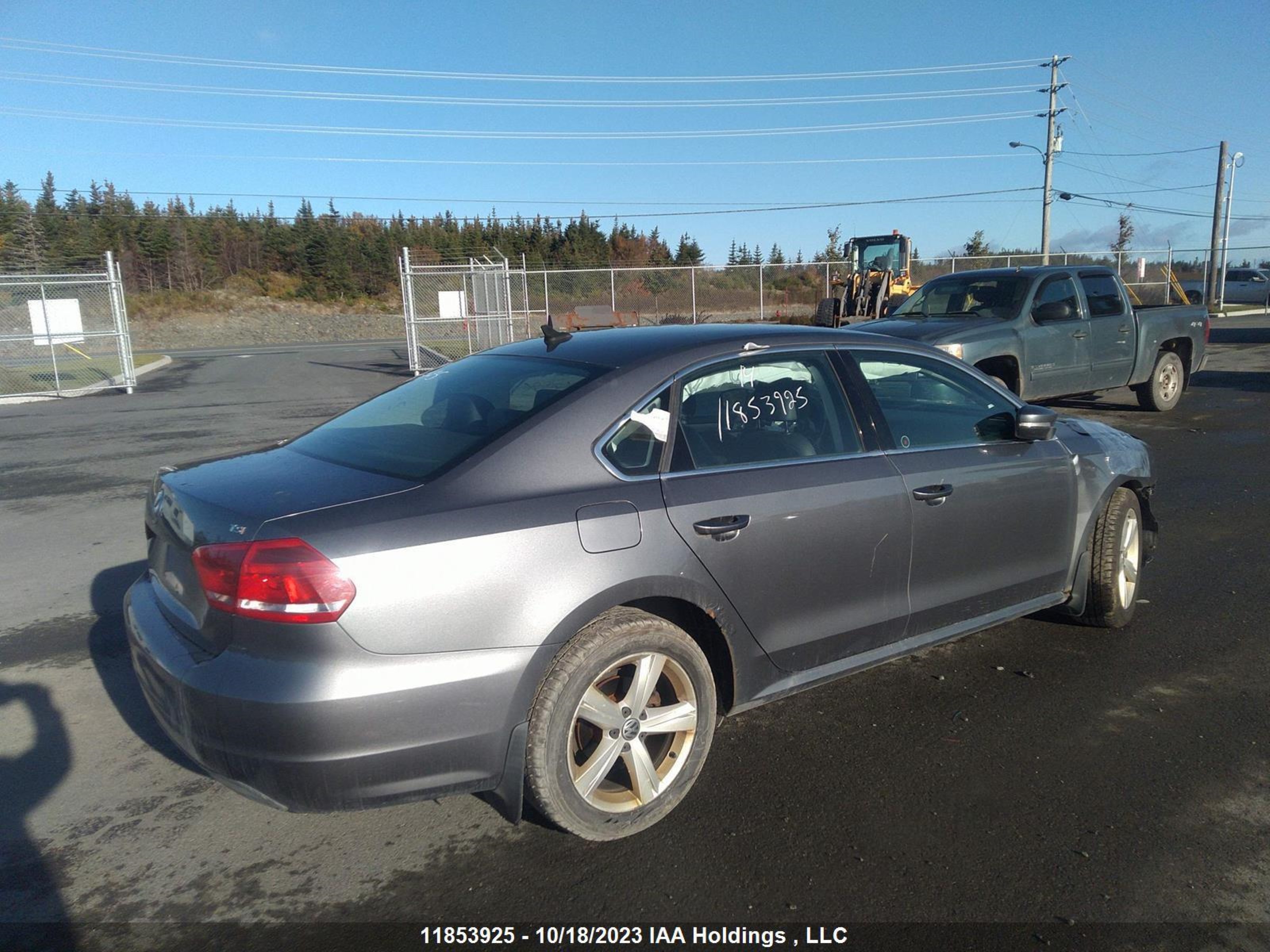 Photo 3 VIN: 1VWBS7A37EC076550 - VOLKSWAGEN PASSAT 