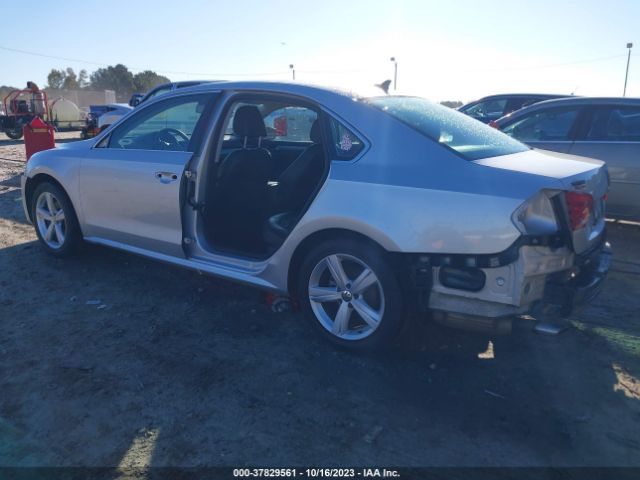 Photo 2 VIN: 1VWBS7A37EC100507 - VOLKSWAGEN PASSAT 