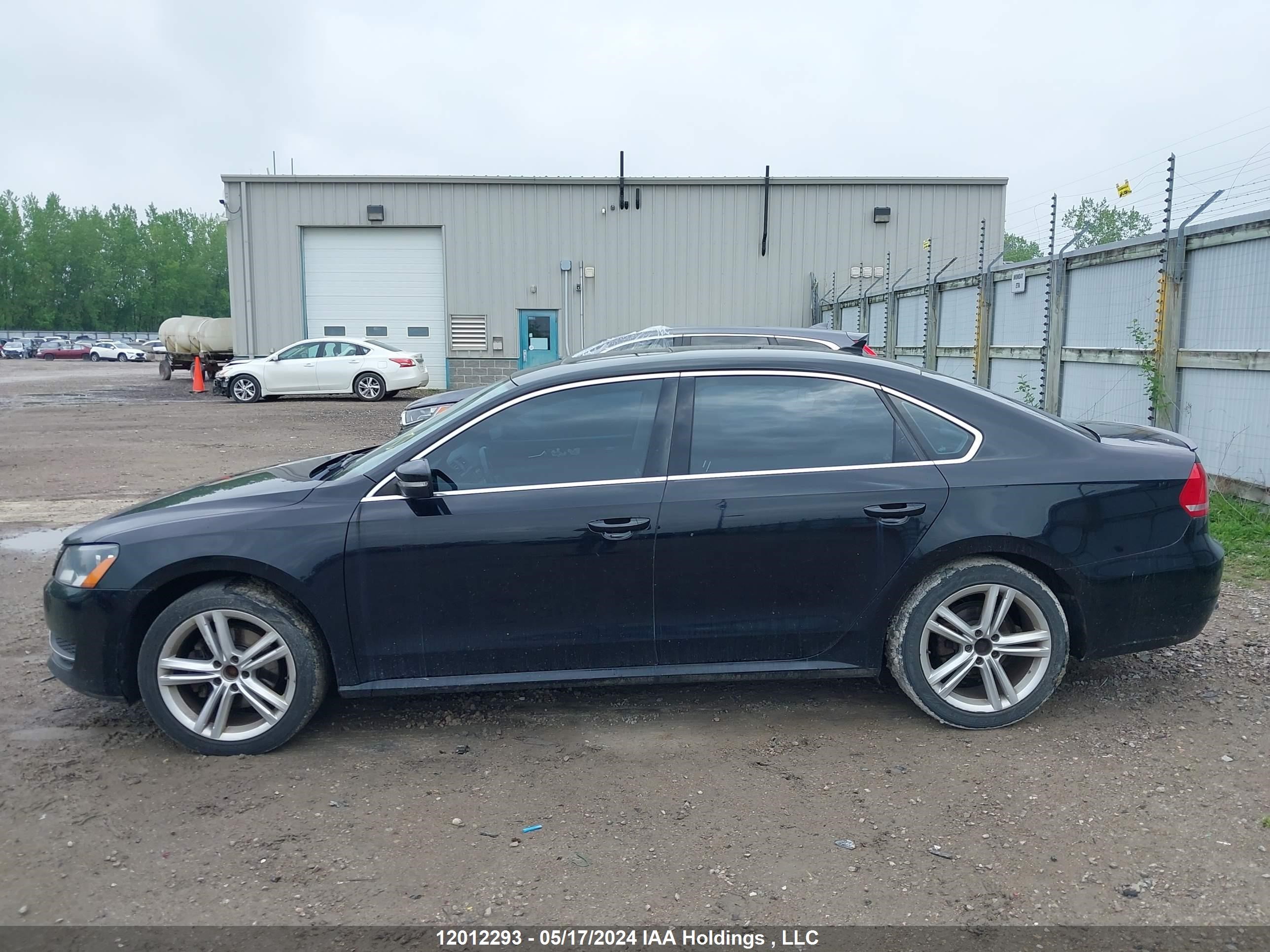 Photo 13 VIN: 1VWBS7A37EC107991 - VOLKSWAGEN PASSAT 