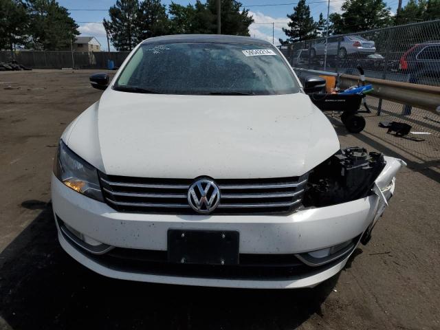 Photo 4 VIN: 1VWBS7A37FC017466 - VOLKSWAGEN PASSAT 