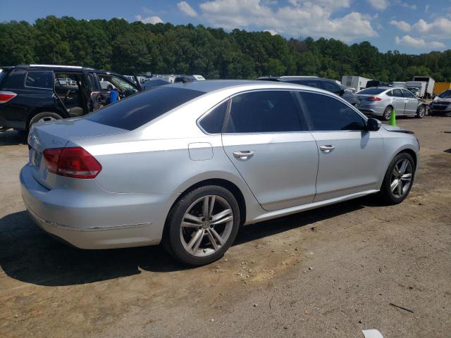 Photo 2 VIN: 1VWBS7A37FC042884 - VOLKSWAGEN PASSAT 