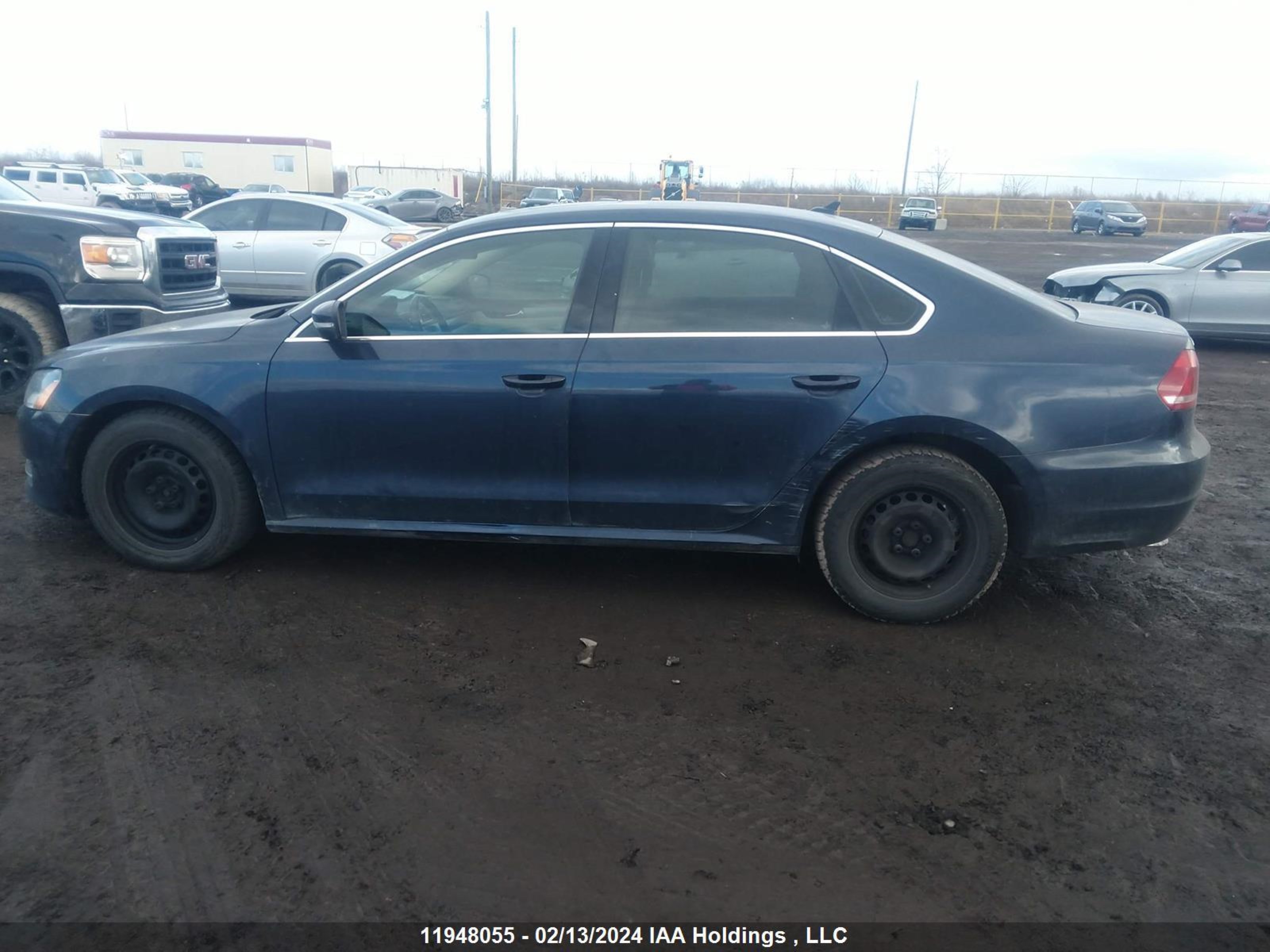 Photo 13 VIN: 1VWBS7A37FC046417 - VOLKSWAGEN PASSAT 