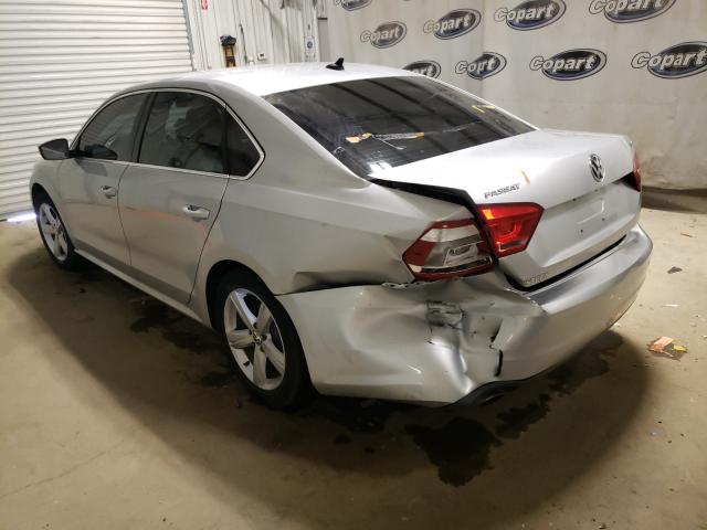 Photo 2 VIN: 1VWBS7A37FC048684 - VOLKSWAGEN PASSAT 