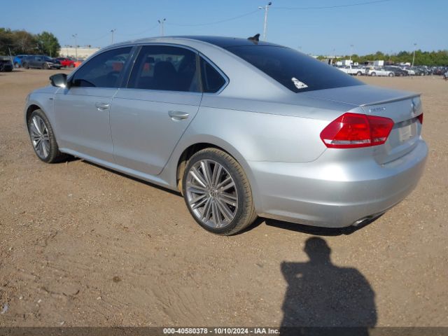 Photo 2 VIN: 1VWBS7A37FC056204 - VOLKSWAGEN PASSAT 